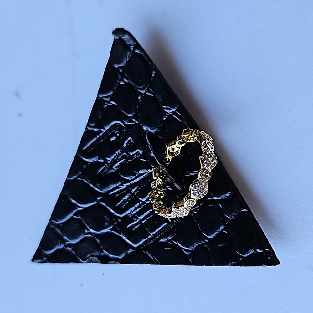 Luv aj Ring